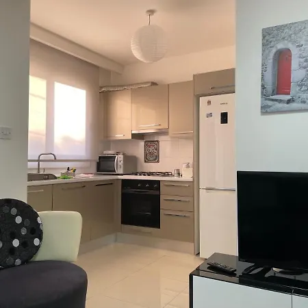 Merkez Cozy 2+1 Daire Wifi +netflix Διαμέρισμα Κερύνεια