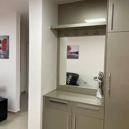 Merkez Cozy 2+1 Daire Wifi +netflix * Κερύνεια